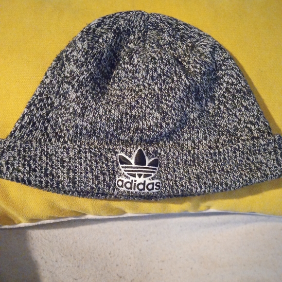 Adidas Monochrome Knit Beanie - Picture 1 of 2